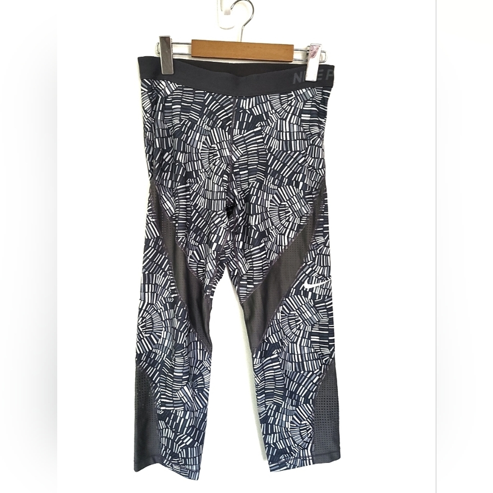 Nike Black & White Patterned Workout Leggings